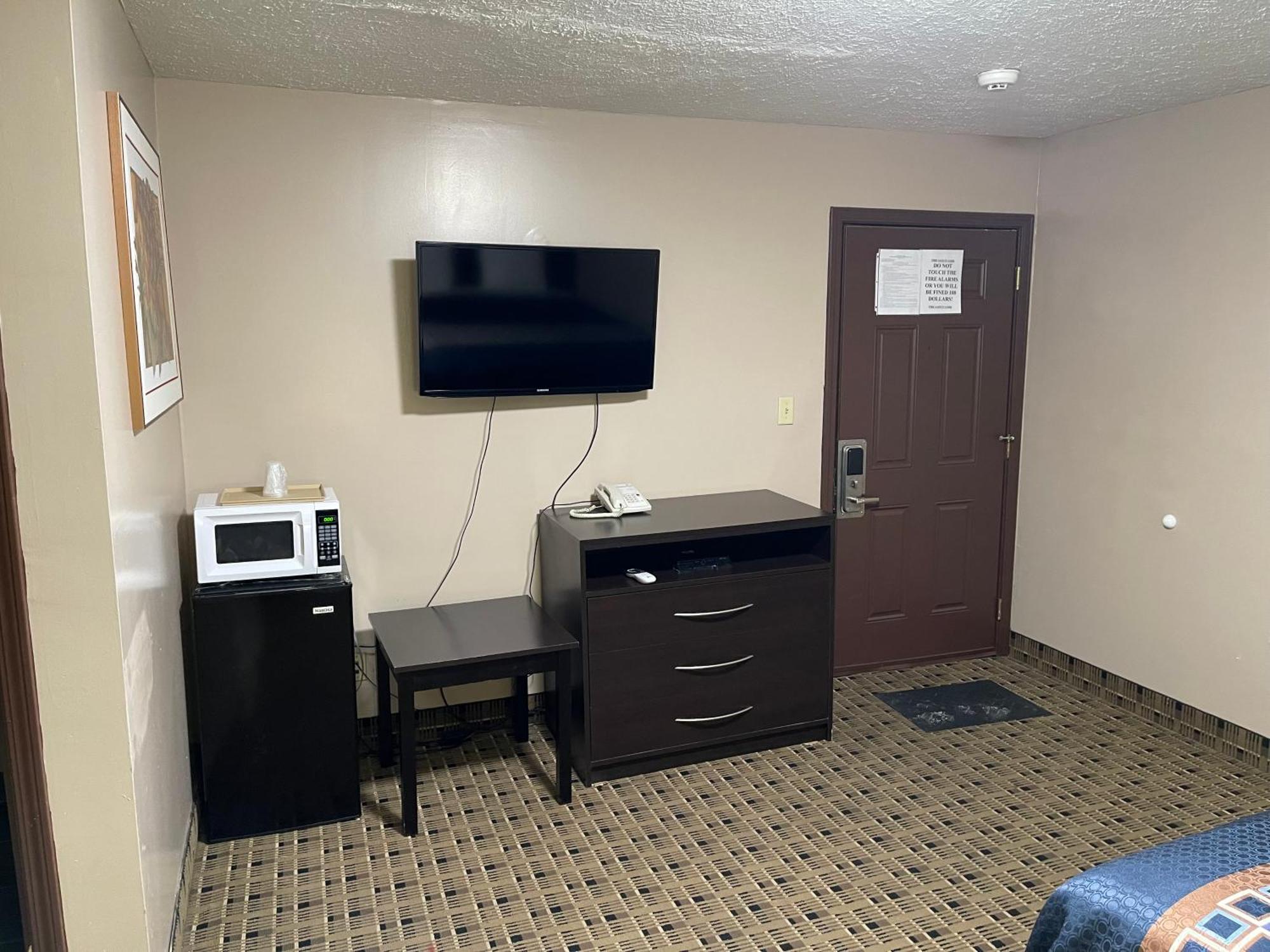 Economy Inn & Suites Ashtabula Εξωτερικό φωτογραφία