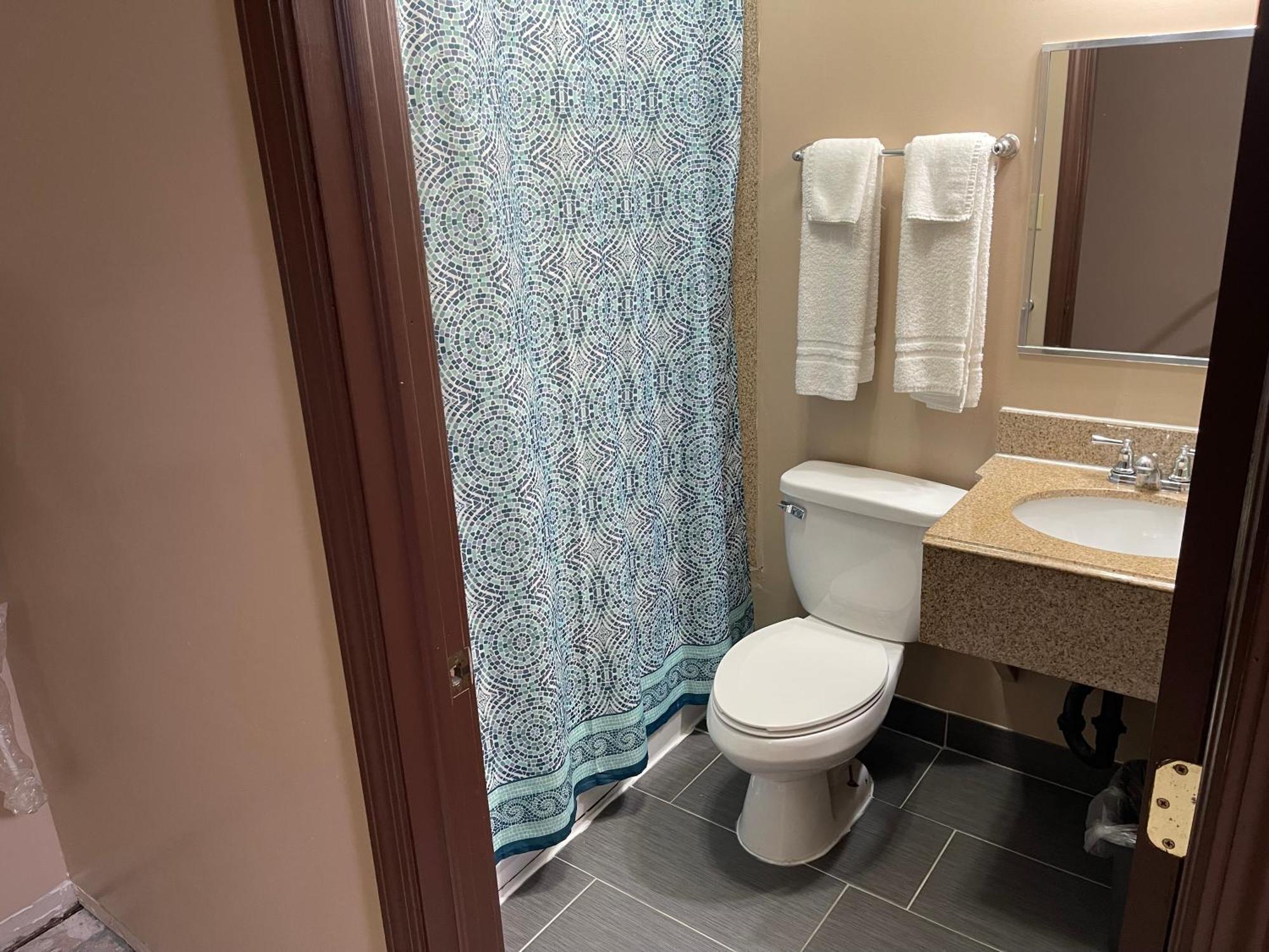 Economy Inn & Suites Ashtabula Εξωτερικό φωτογραφία