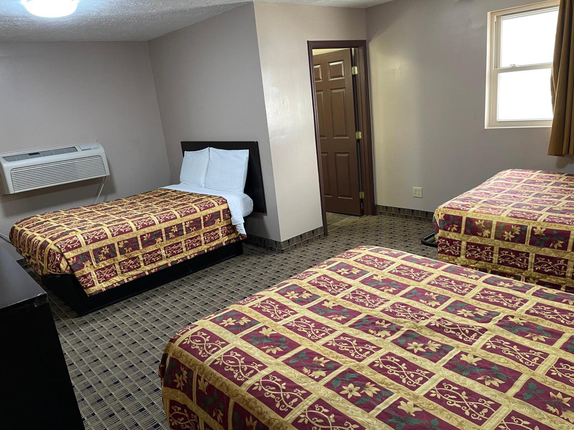 Economy Inn & Suites Ashtabula Εξωτερικό φωτογραφία