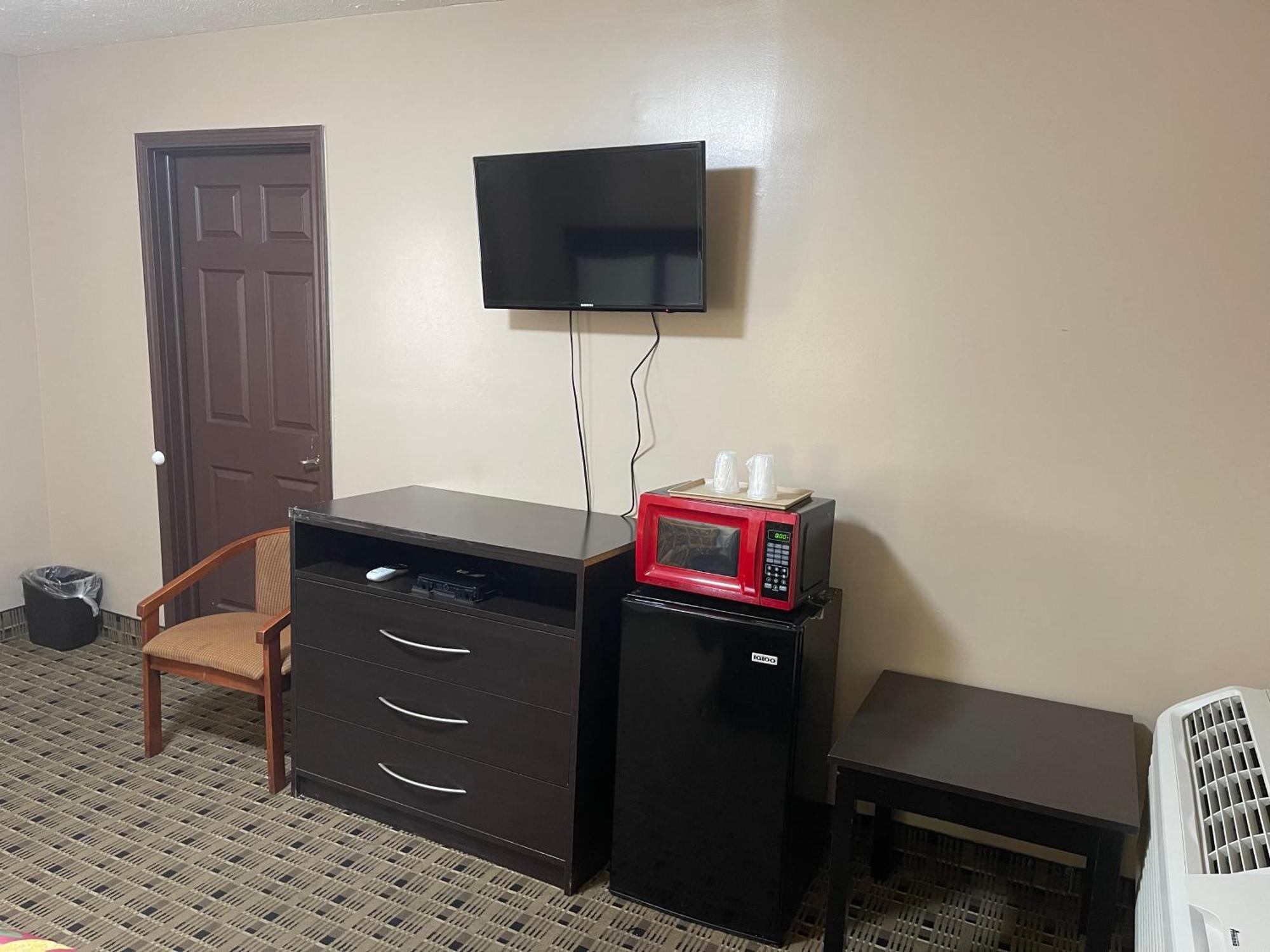 Economy Inn & Suites Ashtabula Εξωτερικό φωτογραφία