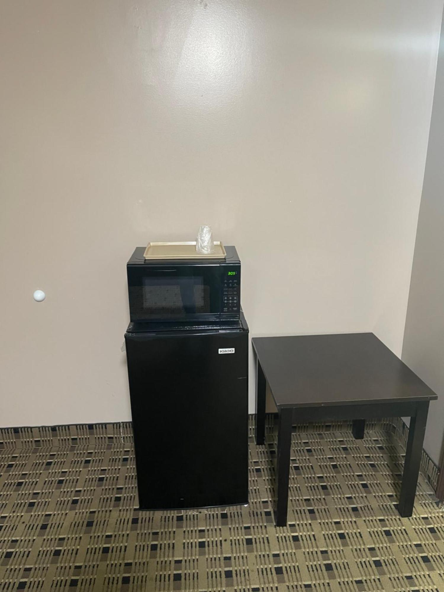 Economy Inn & Suites Ashtabula Εξωτερικό φωτογραφία