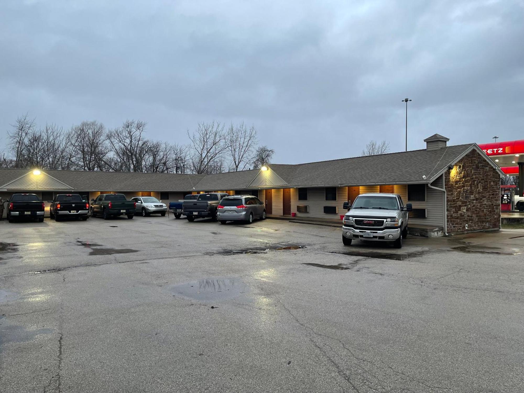 Economy Inn & Suites Ashtabula Εξωτερικό φωτογραφία