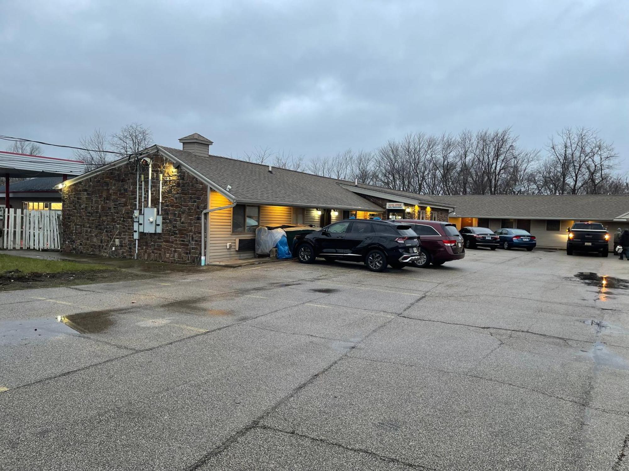 Economy Inn & Suites Ashtabula Εξωτερικό φωτογραφία
