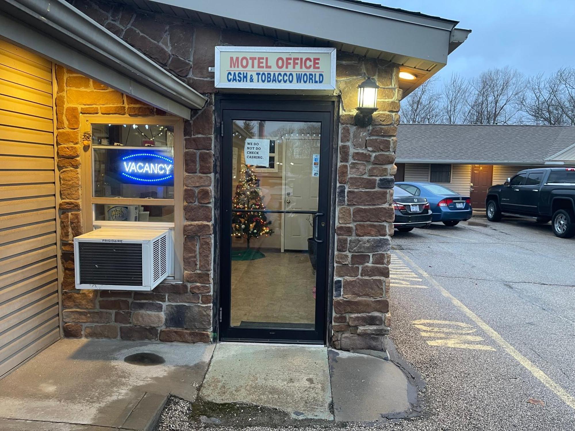 Economy Inn & Suites Ashtabula Εξωτερικό φωτογραφία