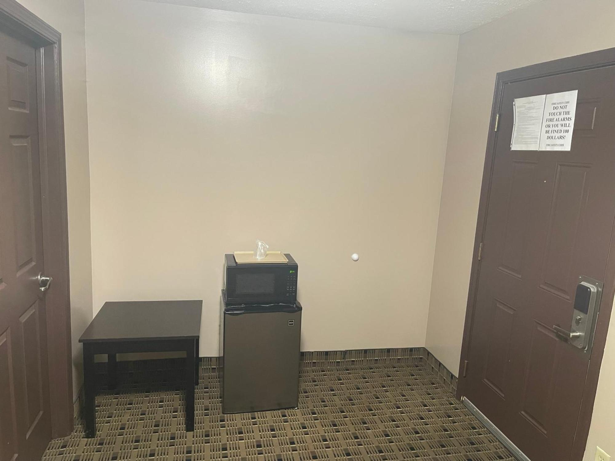 Economy Inn & Suites Ashtabula Εξωτερικό φωτογραφία