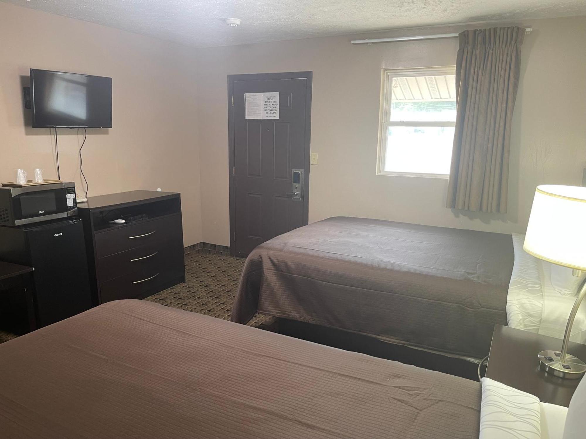 Economy Inn & Suites Ashtabula Εξωτερικό φωτογραφία