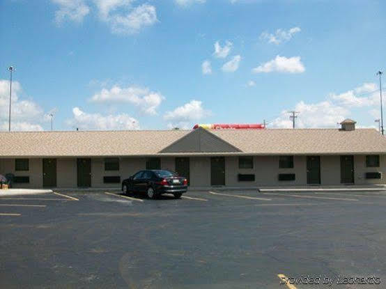 Economy Inn & Suites Ashtabula Εξωτερικό φωτογραφία