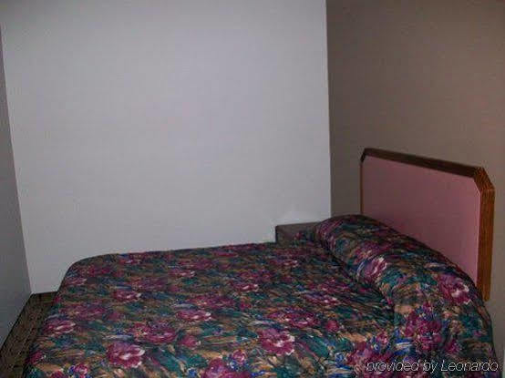 Economy Inn & Suites Ashtabula Δωμάτιο φωτογραφία