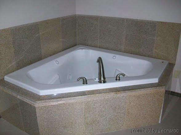 Economy Inn & Suites Ashtabula Δωμάτιο φωτογραφία